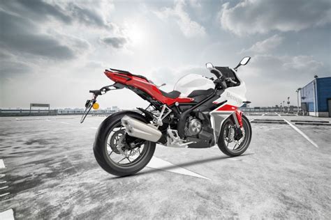 Discontinued Benelli 302R Features & Specs | Zigwheels