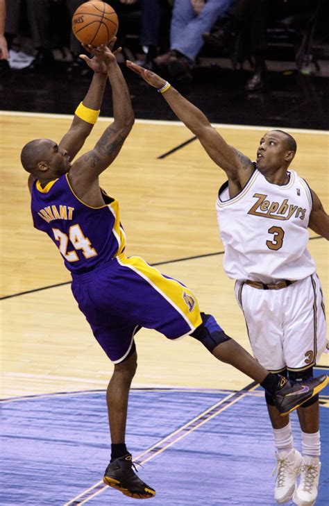 Kobe Bryant Shooting Fadeaway | www.pixshark.com - Images Galleries With A Bite!