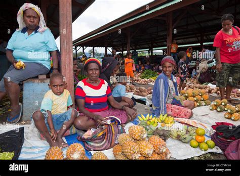 Market of Wamena, Baliem Valley, West Papua, Indonesia Stock Photo - Alamy