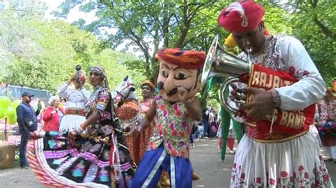 Middlesbrough cultural festival attracts thousands of visitors - BBC News