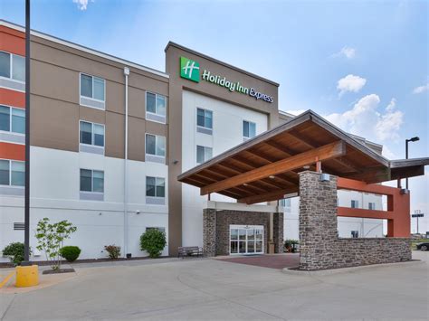 Effingham IL Hotel with Free Breakfast | Holiday Inn Express and Suites Effingham, Illinois