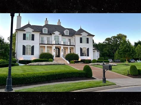 Todd Chrisley Seen For First Time on House Arrest, Sweet Delivery From ...