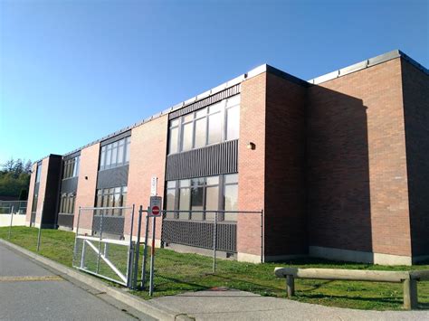 Semiahmoo Secondary School - 1785 148 St, Surrey, BC V4A 4M6, Canada