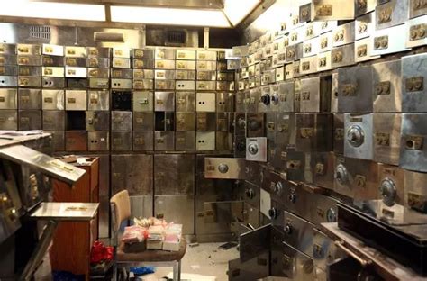 New Hatton Garden heist haunting images show destruction left in vault by 'Bad Grandpas' after £ ...