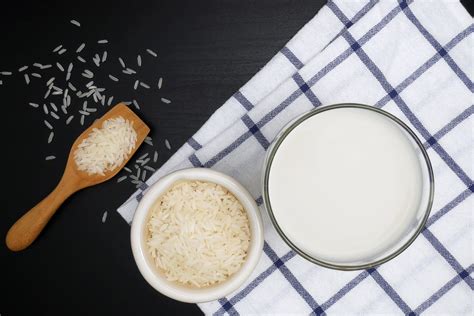 Rice Milk: Nutrition, Benefits, and How to Make It | The Healthy