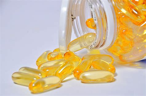 Close up fish oil capsules 3146517 Stock Photo at Vecteezy