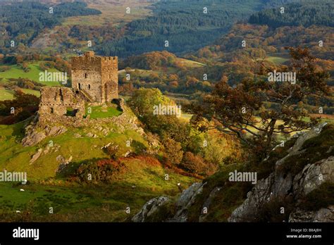 Dolwyddelan Castle, Dolwyddelan, nr Betws y Coed, Snowdonia National Park, North Wales Stock ...