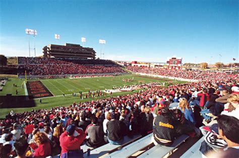 Left Nut Sports: UNM Lobo Football 2011