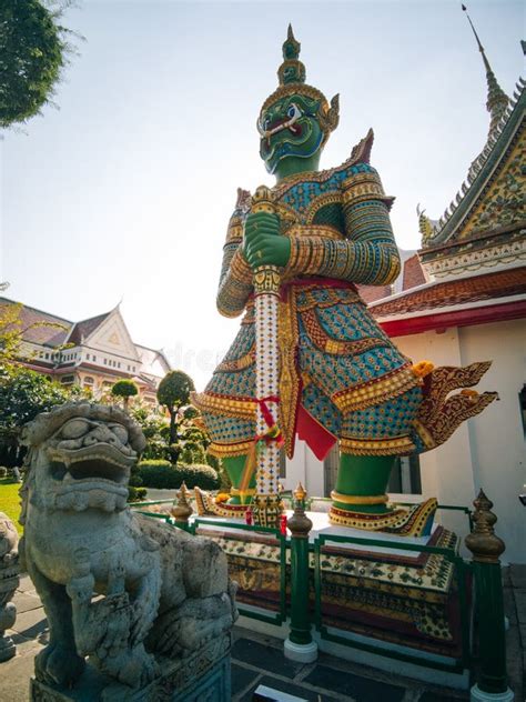 Inside Part Of Temple In Wat Arun, Bangkok Editorial Image - Image of sculpture, buddhist: 168260325