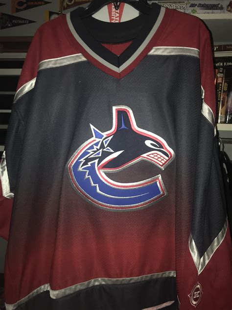 Truly a beautiful and misunderstood Canucks jersey : r/hockeyjerseys