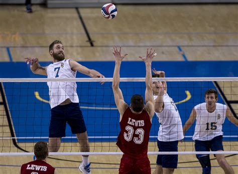 UCLA men’s volleyball defeats USC to complete season sweep - Daily Bruin