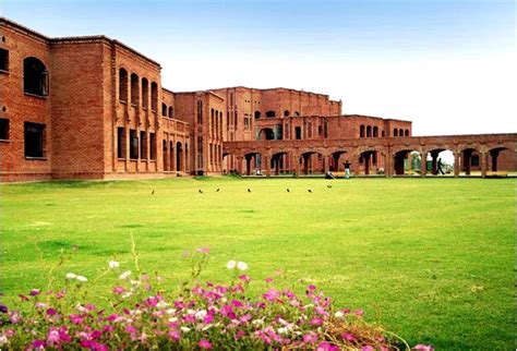 Lahore College for Women University - Locally Lahore