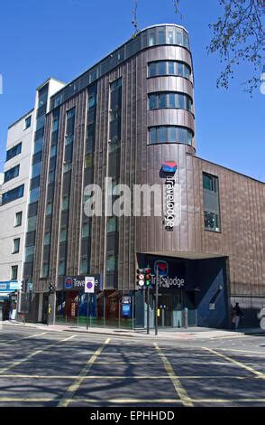 Travelodge Hotel Euston Station Stock Photo - Alamy