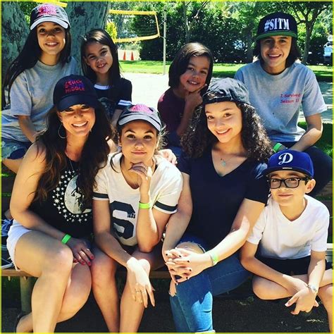 Jenna Ortega & 'Stuck In The Middle' Family Celebrate Season One With ...