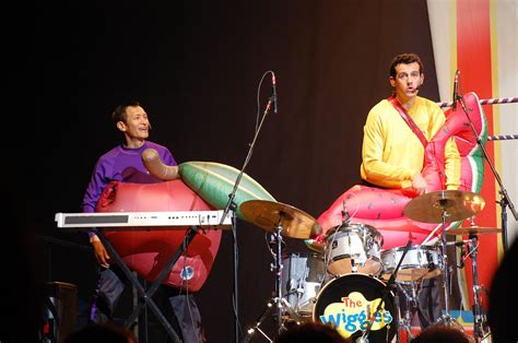 Long Island Mom x 2: The Wiggles Wiggly Circus Live! Review...