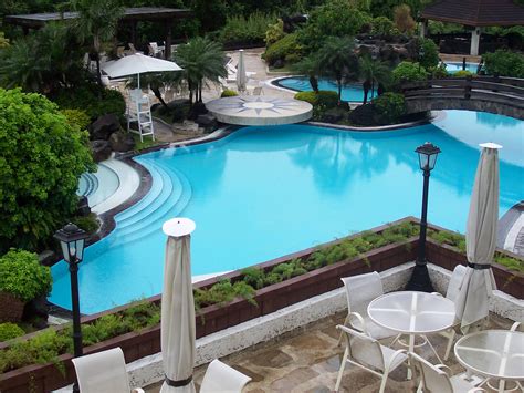 File:Tagaytay Highlands pool area.jpg - Wikipedia