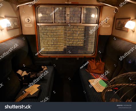 1,211 Hogwart train Images, Stock Photos & Vectors | Shutterstock