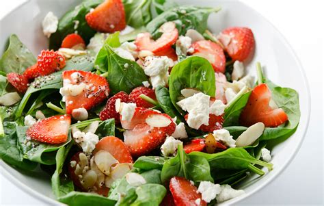 Valentine Strawberry Salad | Starter Recipes | GoodtoKnow