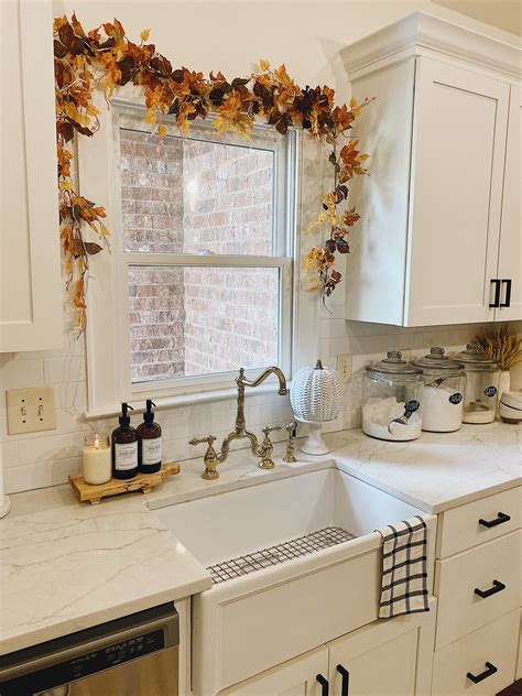 5 Cozy Farmhouse Kitchen Decor Ideas for Fall | She Gave It A Go