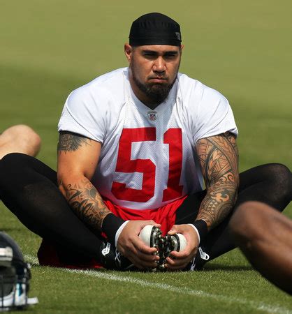 Real Football Analysis - The Football ERA - NFL Blog: Falcons LB Lofa Tatupu out for the season ...