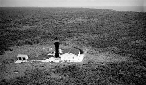 Mona Island Lighthouse in Mayagüez, Puerto Rico | Hostelman.com