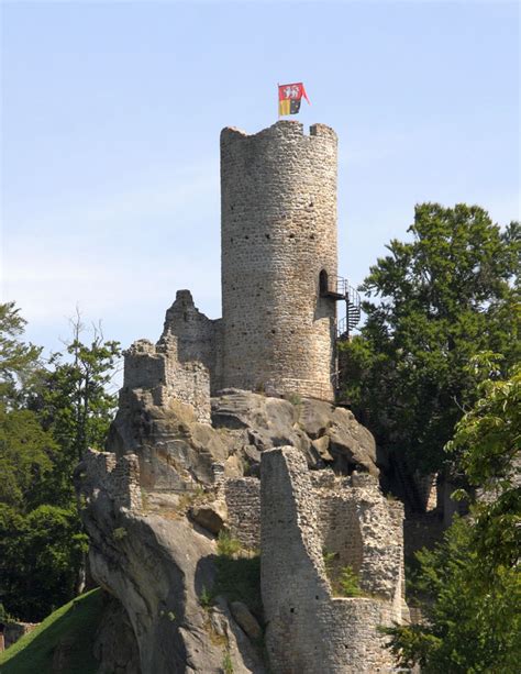 Bergfried - Ancient and medieval architecture