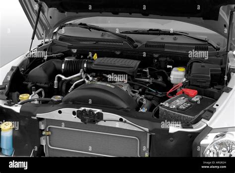 2007 Dodge Dakota SLT in Silver - Engine Stock Photo - Alamy