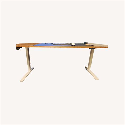 Uplift Desk - AptDeco