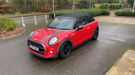 Mini Convertible Red Manual Auction | DealerPX