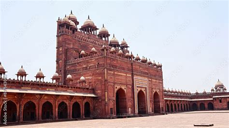 Inside view of Buland Darwaza of the iconic 1570s mosque Jama Masjid ...