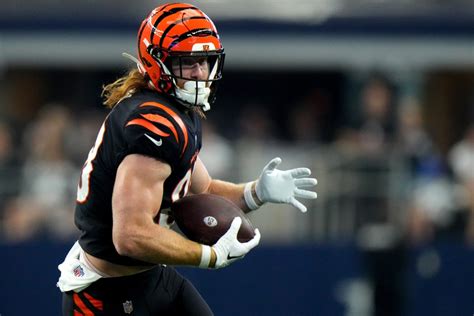 Cincinnati Bengals Tight End Hayden Hurst Suffers Calf Injury, Won't ...