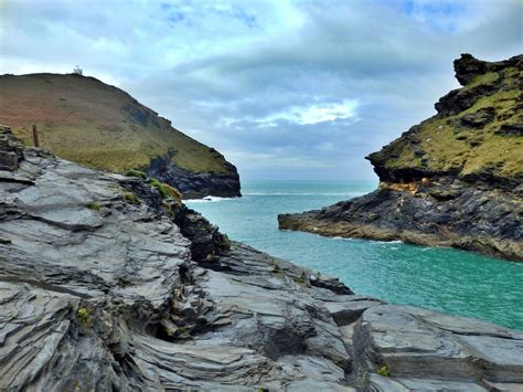 Mike's Cornwall: Boscastle, Cornwall : Walking to the Old 1584 Harbour ...