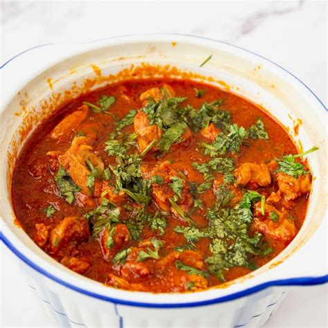 Delicious Chicken Vindaloo Recipe - Spicy and Flavorful Curry