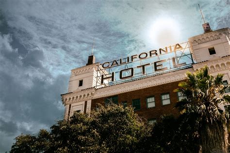 Information about "14819114588_807f0db48b_o.jpg" on california hotel - Oakland - LocalWiki