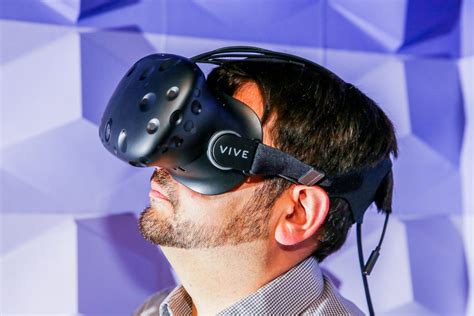 HTC Vive is the most advanced VR system yet (photos) - CNET