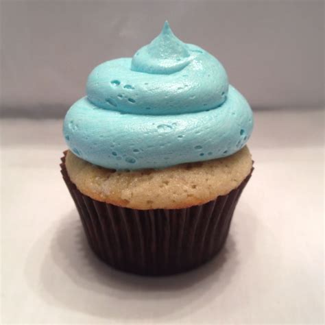 Blue frosting | Blue frosting, Desserts, Frosting