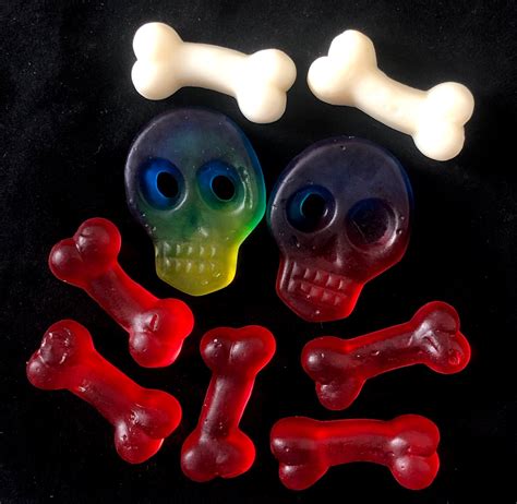 Obsessive Sweets: Halloween Gummy Snapshot: 7 Select Gummy Skulls & Bones