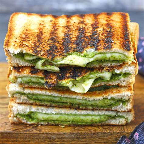 Chutney Sandwich Recipe (Cheese Chutney Sandwich) - Fun FOOD Frolic