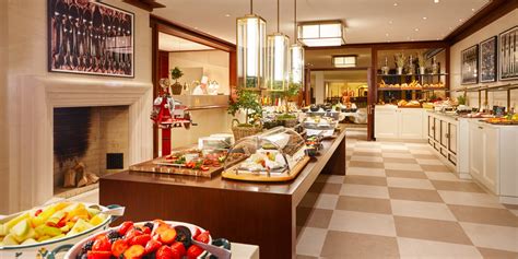 Hotel Adlon Kempinski | Travelzoo