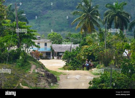 Rural road in Guisa municipality, Granma province, southern Cuba Stock ...