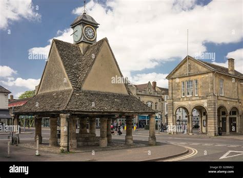 Witney medieval buttercross town hall market square clock tower hi-res ...