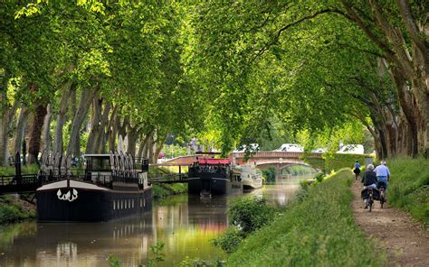 Le Canal du Midi à Toulouse | Canal du midi, Canal barge, France travel