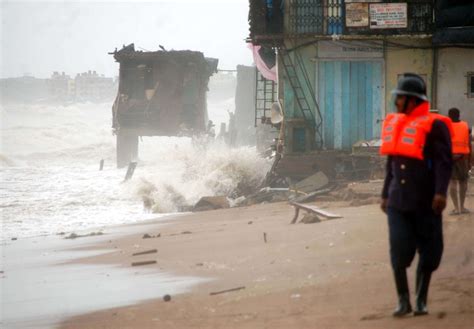 Man drowns, 2 missing at Versova beach