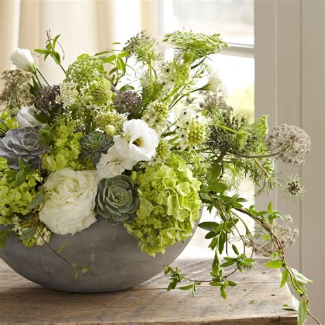 Green Makes the Scene in these Arrangements | Fresh flowers ...