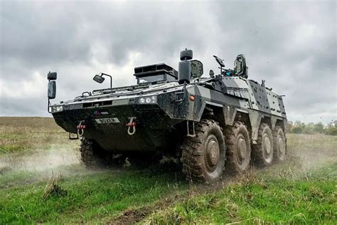 British Army to Train for Future Boxer, Challenger 3 Vehicles With ...