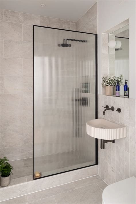 Clever Design In A Small London Apartment | Bathroom design small ...