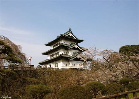 Hirosaki Castle | The 3 level donjon of Hirosaki-jo seems di… | Flickr