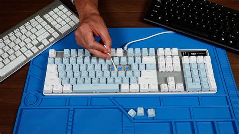 How to Clean a Gaming Keyboard with Soda | Robots.net