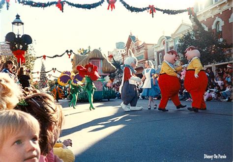 Disney On Parole: Christmas Parades at Disneyland!