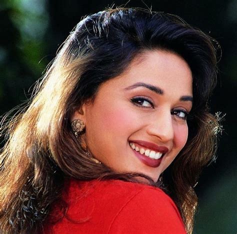 Madhuri Dixit Age, Height, Weight, Size, DOB, Husband, Children, Net ...